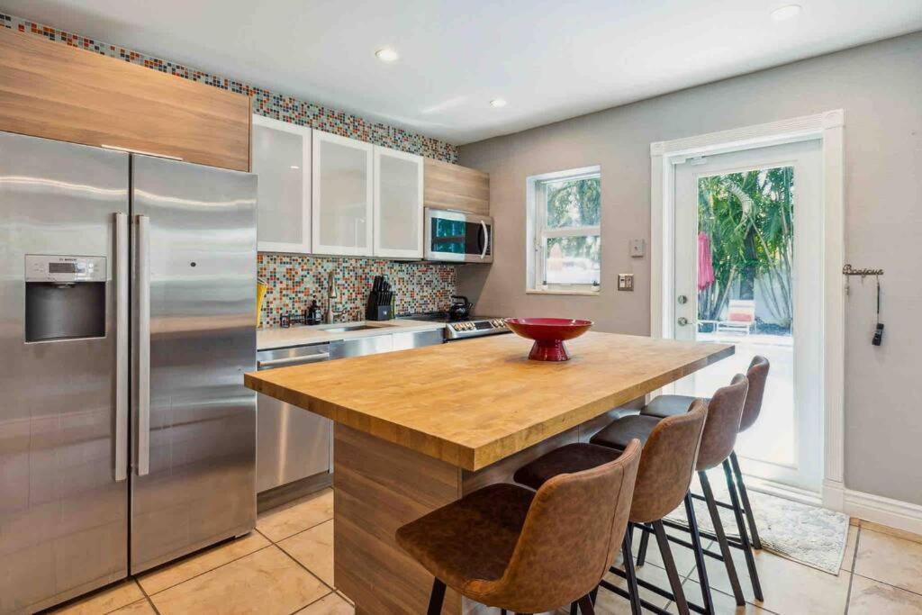 Private Oasis With Pool Near Beaches, Dining & Las Olas Fort Lauderdale Bagian luar foto