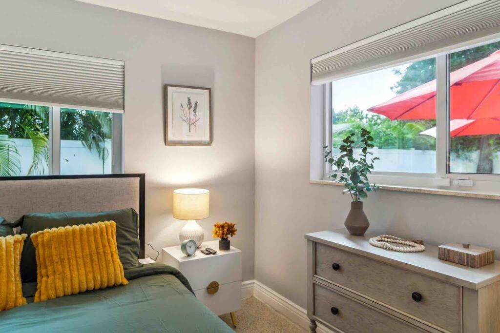 Private Oasis With Pool Near Beaches, Dining & Las Olas Fort Lauderdale Bagian luar foto