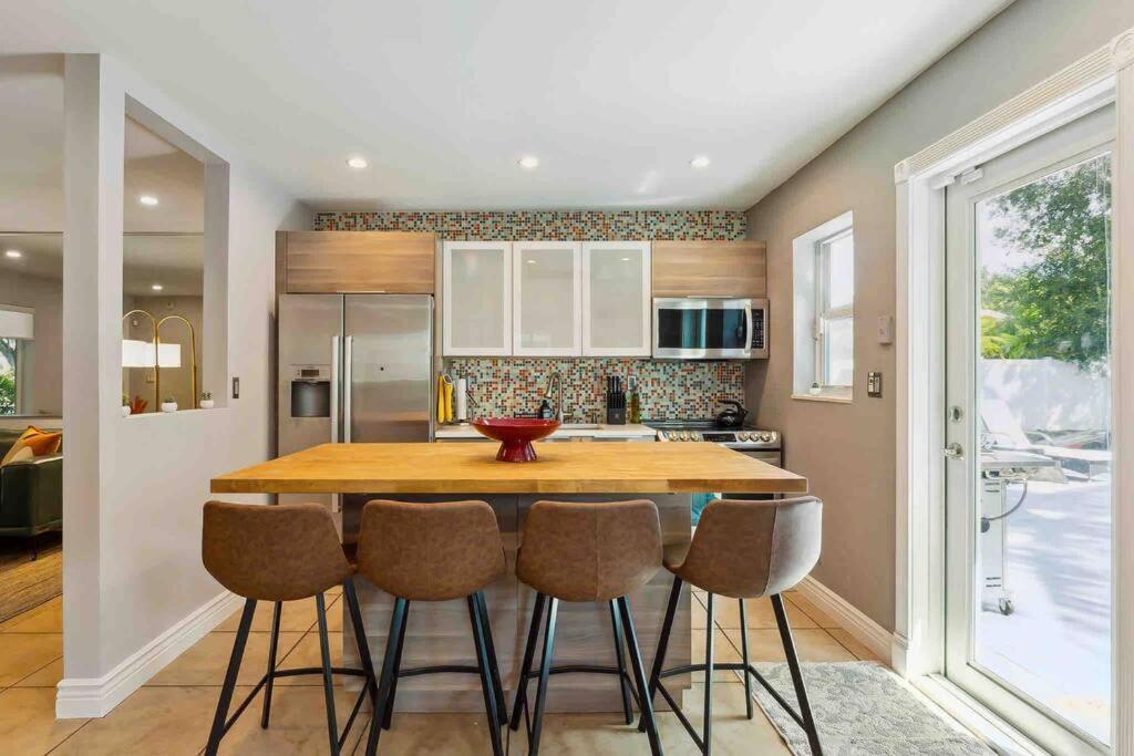 Private Oasis With Pool Near Beaches, Dining & Las Olas Fort Lauderdale Bagian luar foto