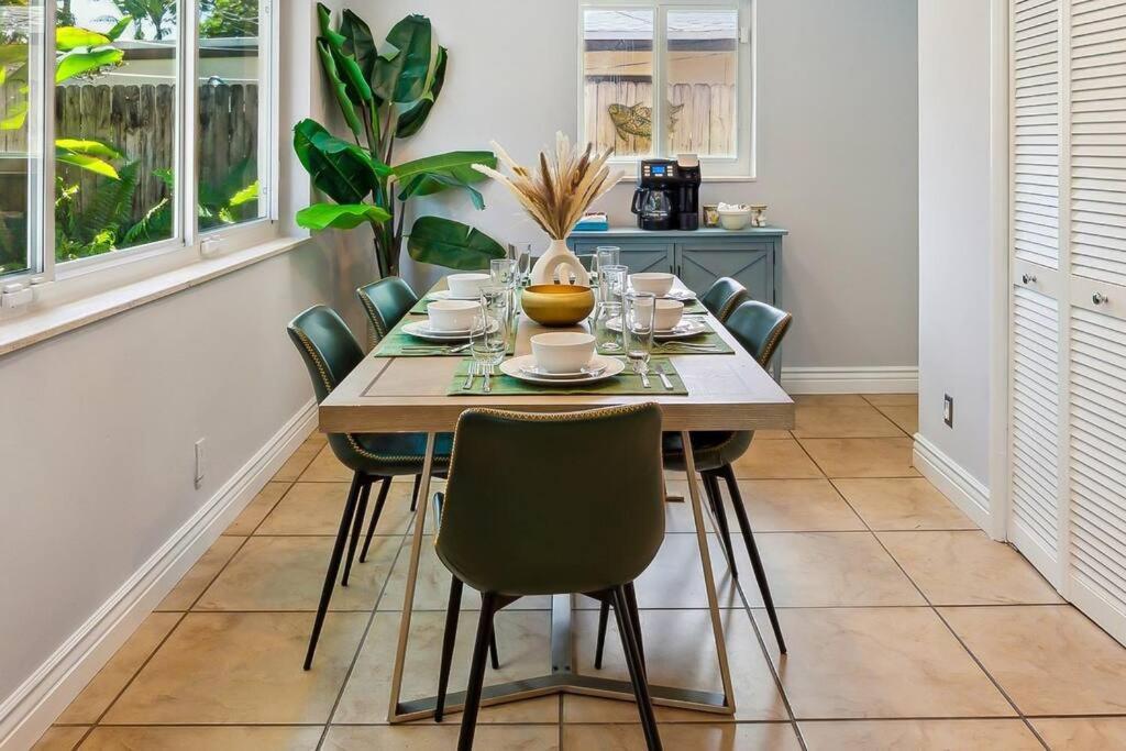 Private Oasis With Pool Near Beaches, Dining & Las Olas Fort Lauderdale Bagian luar foto